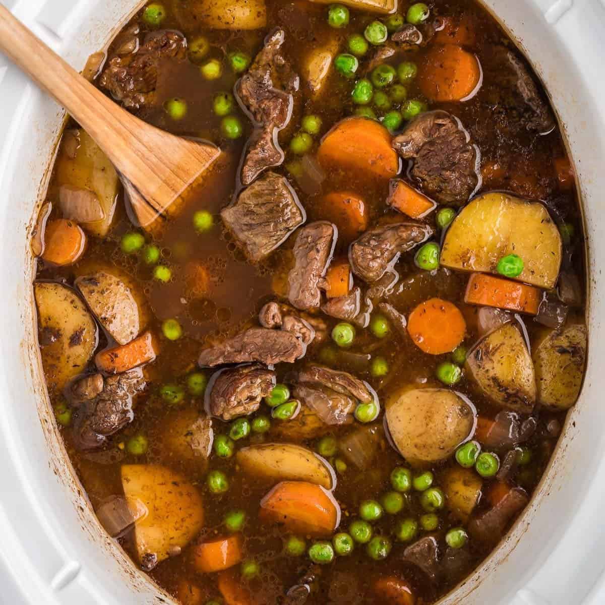 Crock Pot Beef Stew: Hearty Comfort Food in a Rich Red Wine Broth